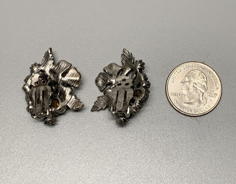 Lisner Signed Vintage Rhinestone Floral Silver Tone 4 Piece Jewelry Set gallery