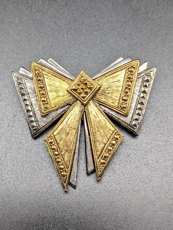 Vintage 1995 Signed AVON Stylepoints Mixed Metals Art Deco Style Bow Brooch Pin