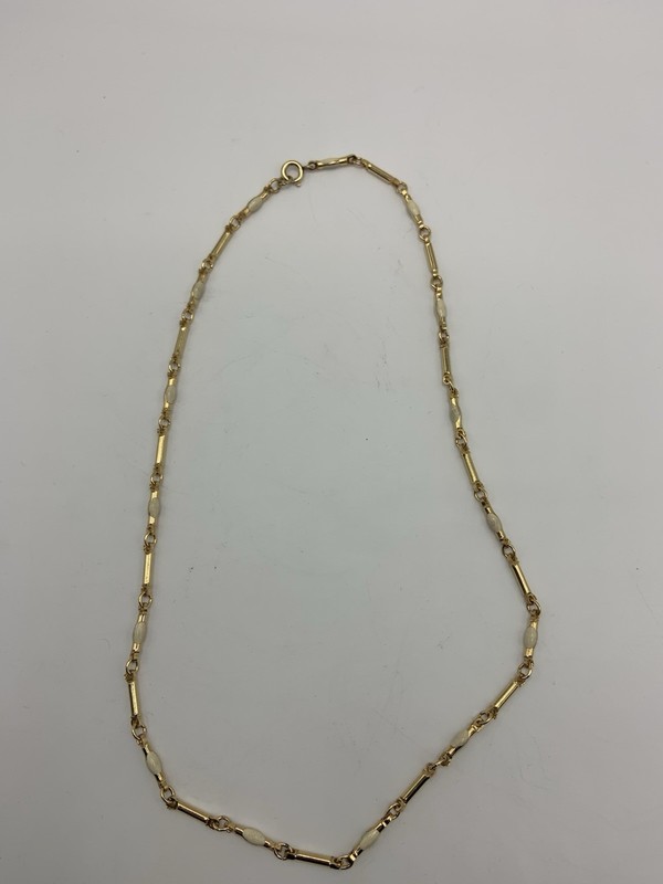 VTG Off White Enamel Gold Tone Chain Link Necklace 18” gallery