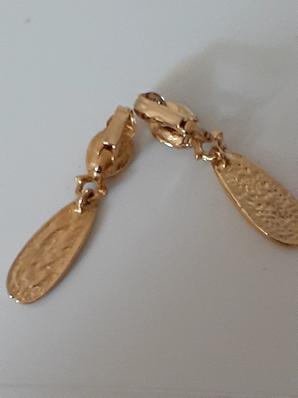 Vintage Red Enamel & Gold Tone Dangle/drop Clip on Earrings gallery