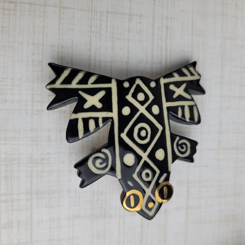 Vintage Black White Gold Tone Tribal Frog Ceramic Brooch gallery