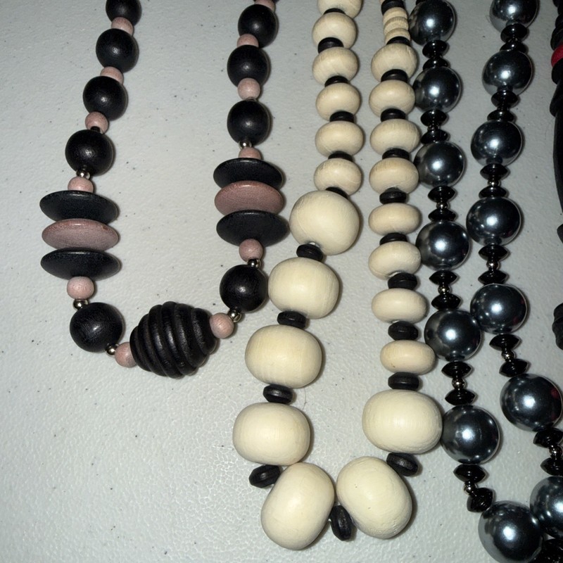 Vintage Lot Of 8 Big And Med. Beaded Necklaces Artsy Jewelry gallery