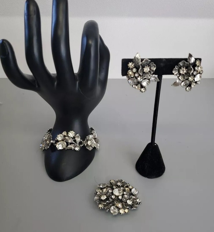 Lisner Signed Vintage Rhinestone Floral Silver Tone 4 Piece Jewelry Set