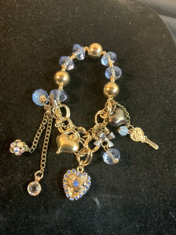 Betsey Johnson Beaded Blue Heart Bracelet Rare- 3