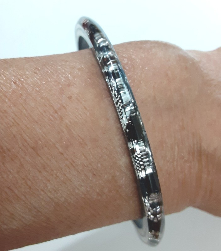 Vintage Black Silver Flake Lucite Bracelet