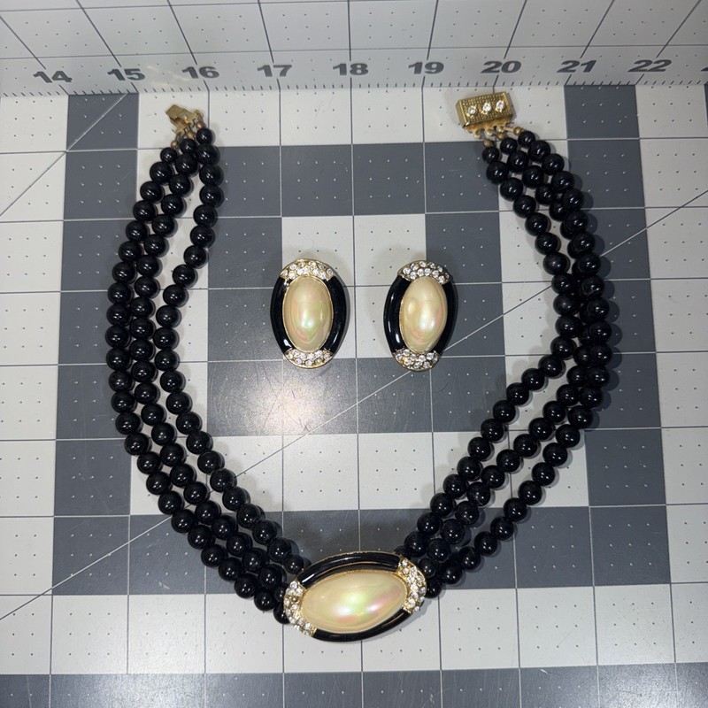 Vtg multi Strand necklace 16” & Earrings Set enamel centerpiece black Glassbeads