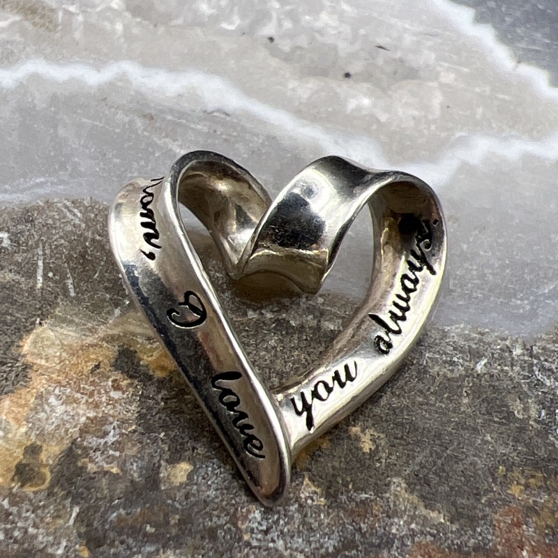925 Sterling Silver Pendant ~ Mom I Love You Always ~ Heart VTG ~ .6” ~ 1.4g