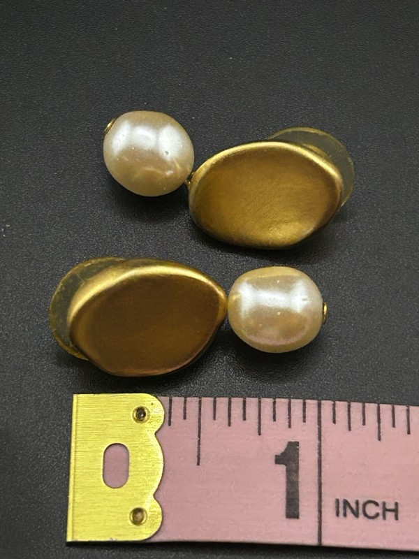 Vintage Gold Tone Faux Pearl Dangle Drop Clip On Earrings gallery