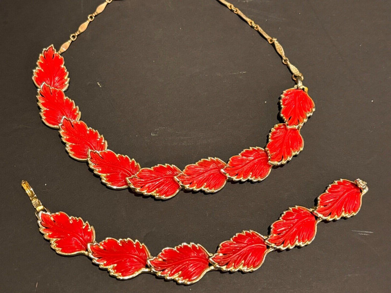 Vintage ’50’s Thermoset Plastic Red Leaf Necklace and Bracelet Set