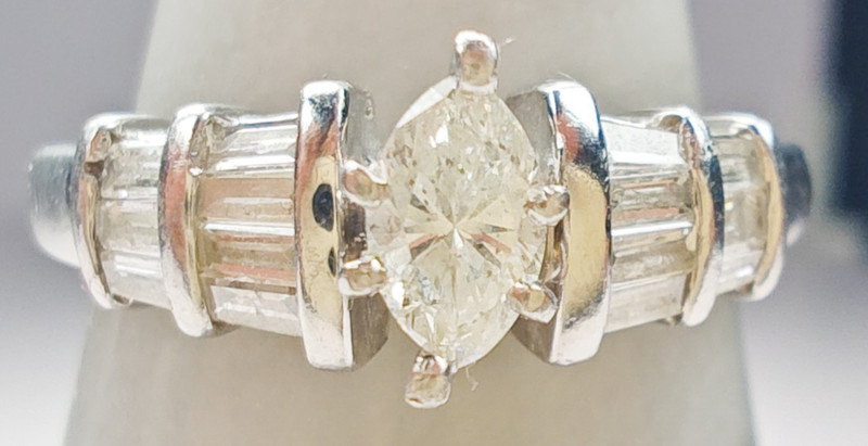 14K White Gold .69ct Marquise & Baguette Natural Diamond Ring Size 6 5g Vintage