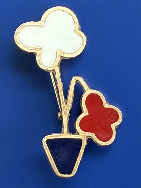 Vintag Pop Art 1960s 70’s Flowers In Pot Brooch Resin Red White Blue Gold 2 3/4”