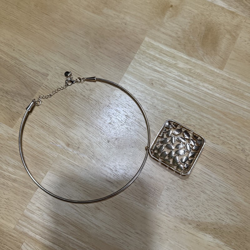 Fashion Necklace/choker marked 1946 Double strand gold tone chain gallery