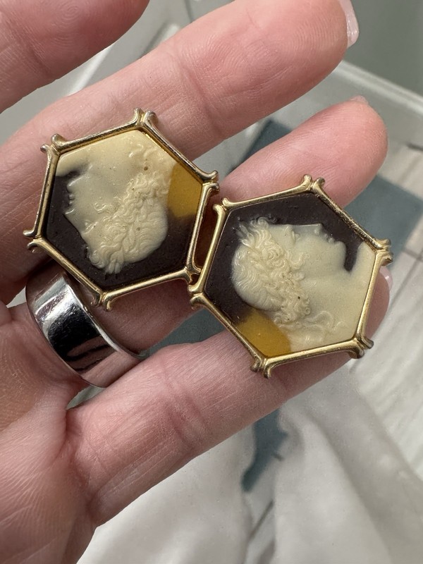 Vintage Hexagon Cameo Art Cufflinks Gold Tone Bullet Back Cream Brown gallery