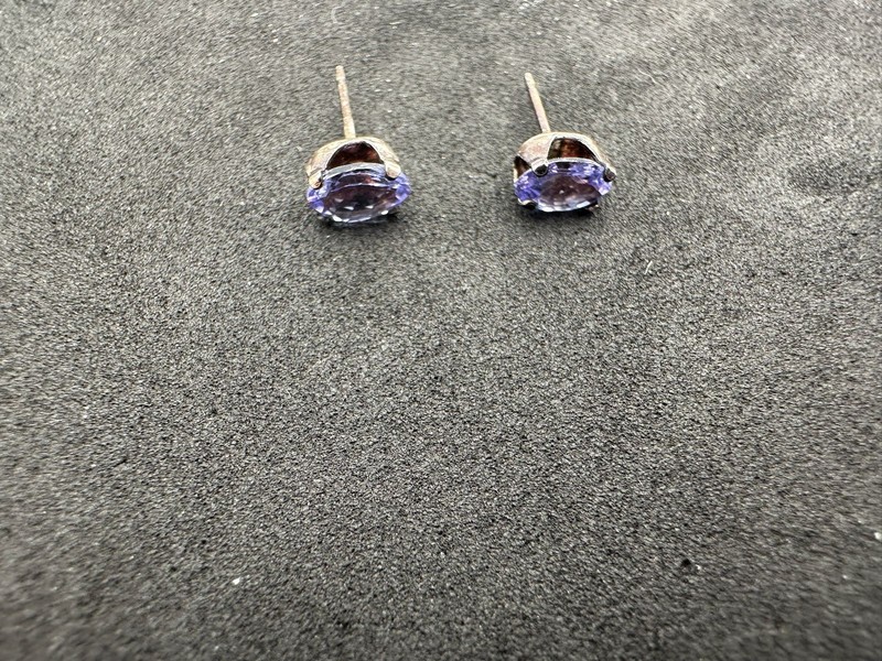 0.40g Vintage Sterling Silver 925 Earrings Purple Faceted Round Studs M