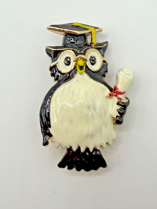 GOLD BLACK WHITE ENAMEL GRADUATING WISE OWL PIN BROOCH VINTAGE