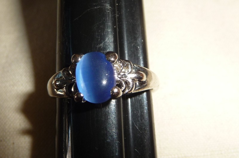 R#822X vtg RING Sz 5 1/2 SILVER TONE w YELLOW CENTER STONE W RHINESTONES