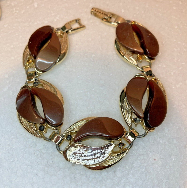 Thermoset Autumn Brown Vintage Clip On Earrings Choker Necklace & Bracelet Leaf gallery
