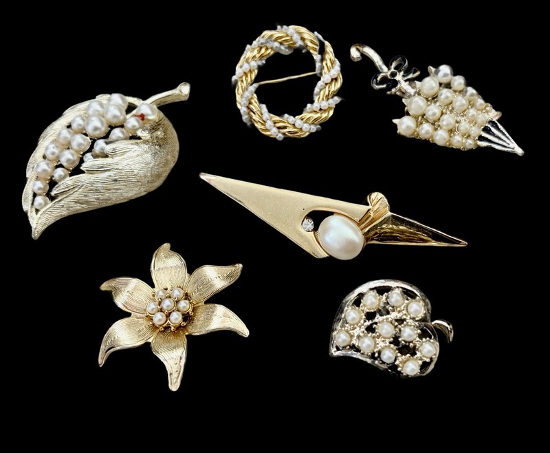 Lot Of 6 Vintage Gold-Tone & Faux Pearl Brooches~1970s-80s