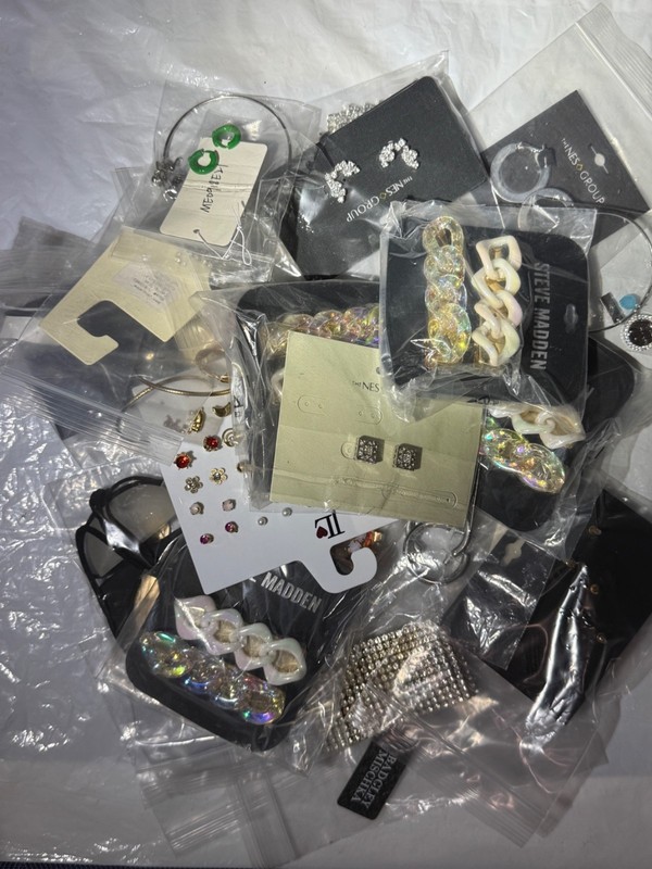Vintage 1 Pound Mystery Jewerly Lot Wearable Mixed Fashion Jewelry lot 139
