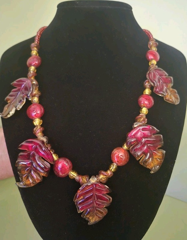 Vintage Red & Gold Glass Leaf & Glass Beaded Necklace W/ Gold Tone Leaf Clasp