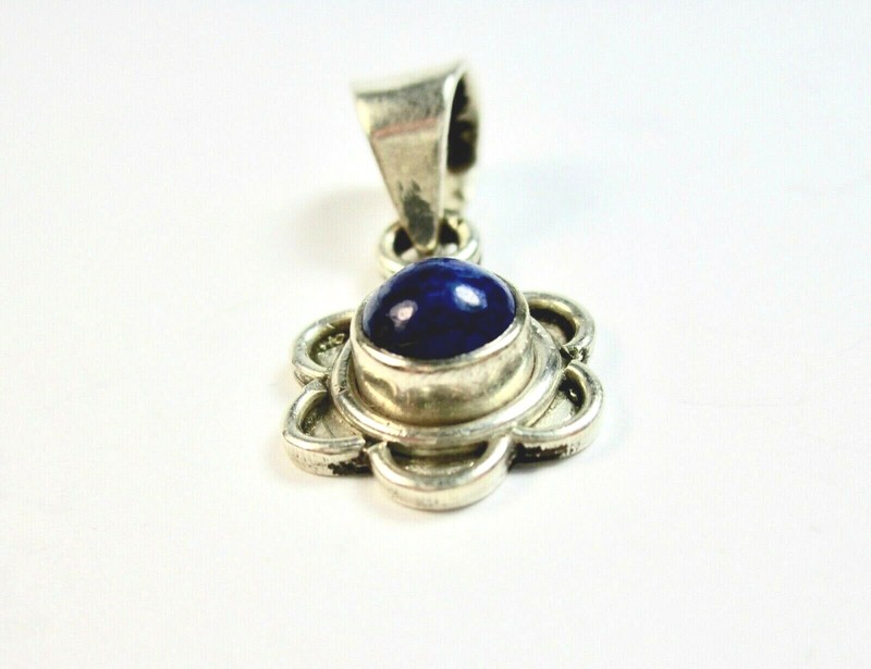 GORGEOUS 925 ST. SILVER PENDANT STUDDED WITH LAPIS LAZULI gallery
