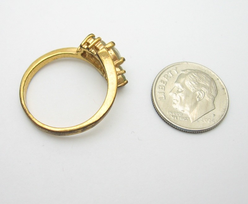 BRILLIANT CUT RING Vintage RHINESTONE Goldtone 7.75 Size 7 3/4 Accent Stones gallery