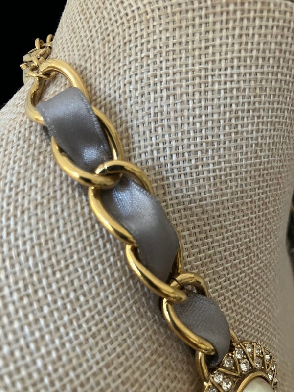 Carolee Maximalist Necklace Chunky Ribbon Chain Adjustable Statement gallery