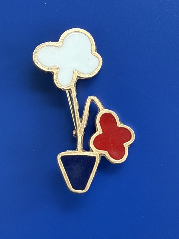 Vintag Pop Art 1960s 70’s Flowers In Pot Brooch Resin Red White Blue Gold 2 3/4” gallery