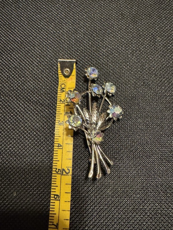 Lot Of Five (5) Rhinestone or Faux Pearl Brooches gallery