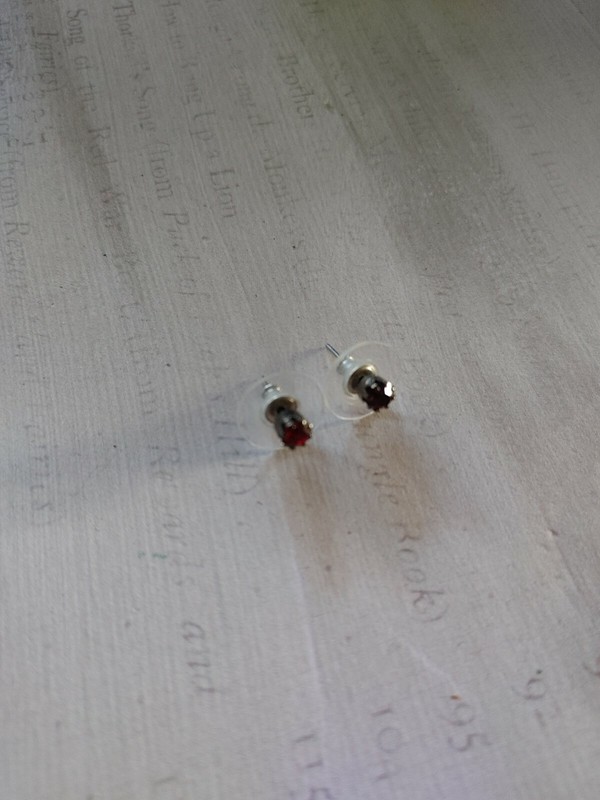 Vintage earrings silver tone dark red crystal rhinestone 4mm stud solitaire gallery