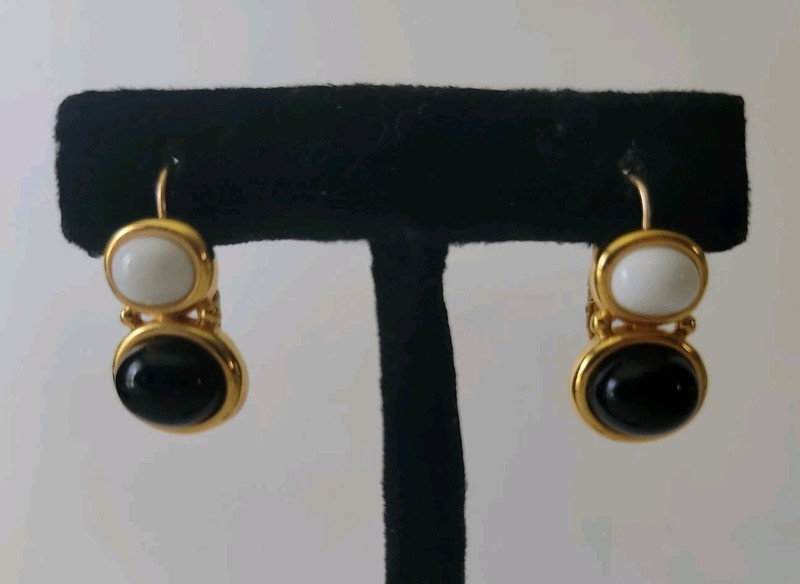 Vintage Monet Earrings Black & White Gold Tone Classic Clip Hooks Backs gallery