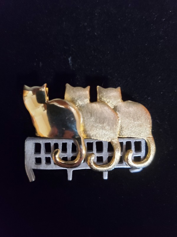 Vintage Ultra Craft Signed Gold & Silver Tone Cat Brooch Pin Gift Unisex Adult