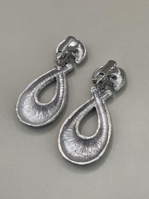 Vintage Textured SilverTone Dangle Drop Teardrop Clip On 2” Earrings gallery