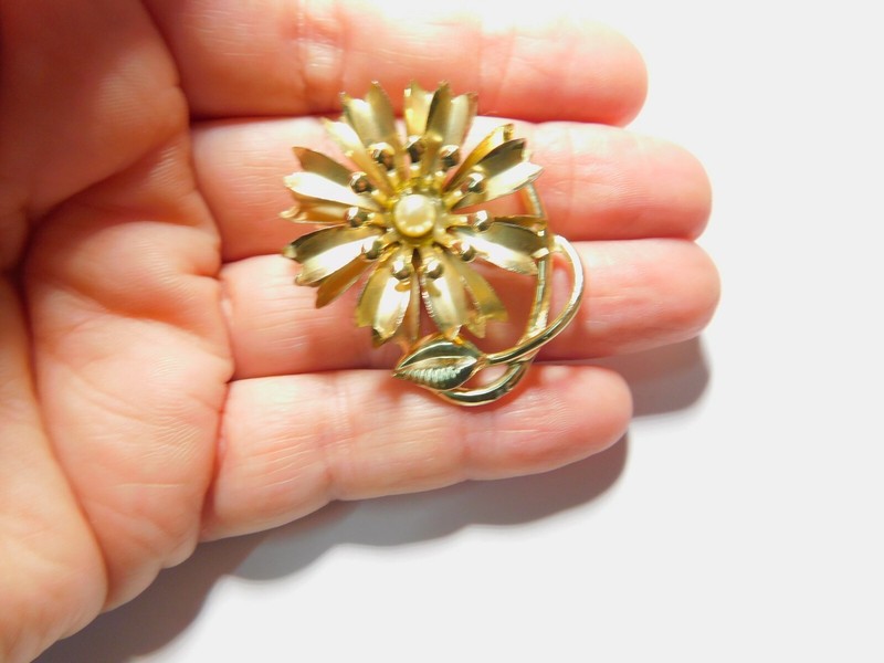 Off White Faux Pearl Gold Tone Layered Metal Flower Brooch Vintage