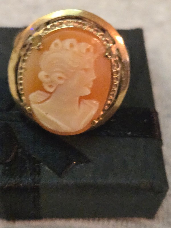 Vintage 10k Yellow Gold Ladies Cameo Ring by Crosby 4.95 grams Ring Size 10.5