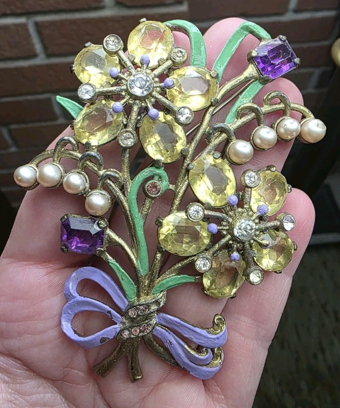 Stunning Art Deco Era Vintage Large pot metal floral brooch gallery