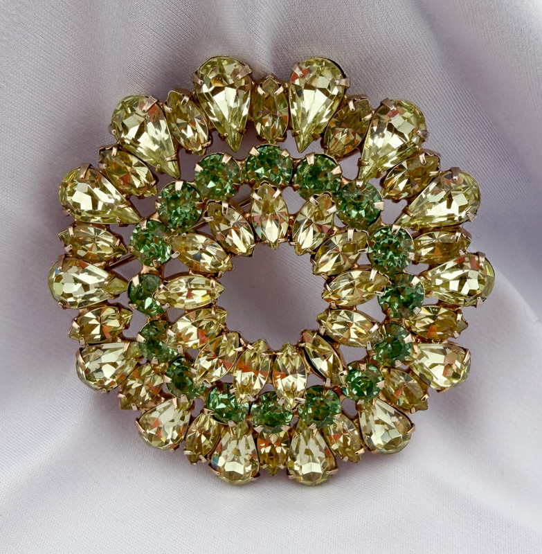 Weiss Green Uranium Glass Teardrop Marquis & Round Rhinestone Wreath Brooch 2.5″