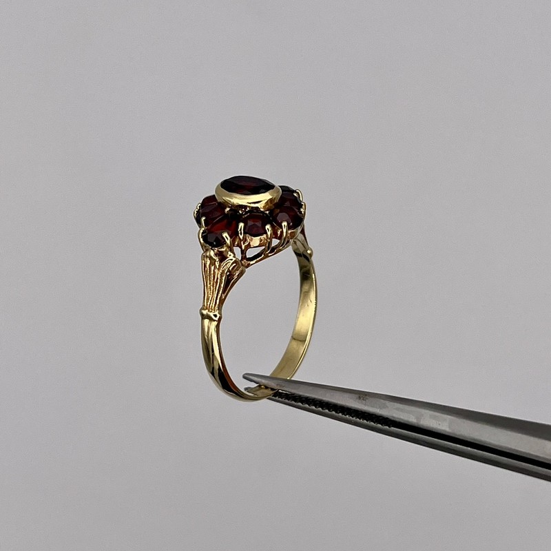 Vintage 18K Yellow Gold Oval Pear & Round Mozambique Garnet Cluster Ring Size 6 gallery