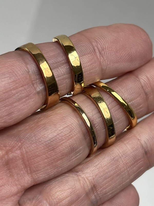 Vintage Lot Of 5 Gold Tone Rings Various Glass Stones / Sizes Untested gallery