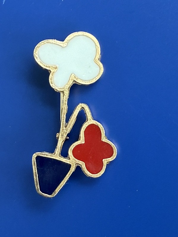 Vintag Pop Art 1960s 70’s Flowers In Pot Brooch Resin Red White Blue Gold 2 3/4” gallery