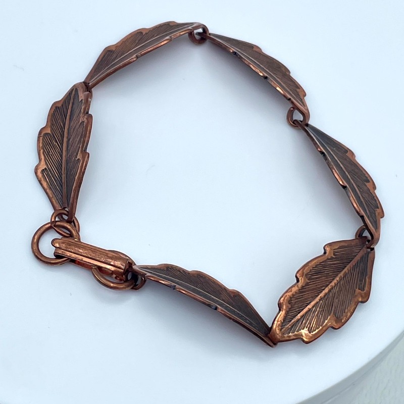 Vintage Copper-Tone Classic Mid-Century Engraved Botanical Leaf Link Bracelet