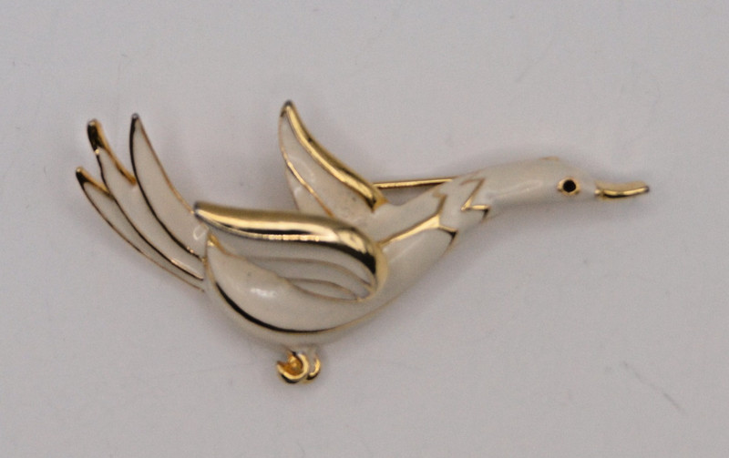Beautiful & Unique Vintage Avian Gold Tone & Cream Enamel Swan or Goose Brooch