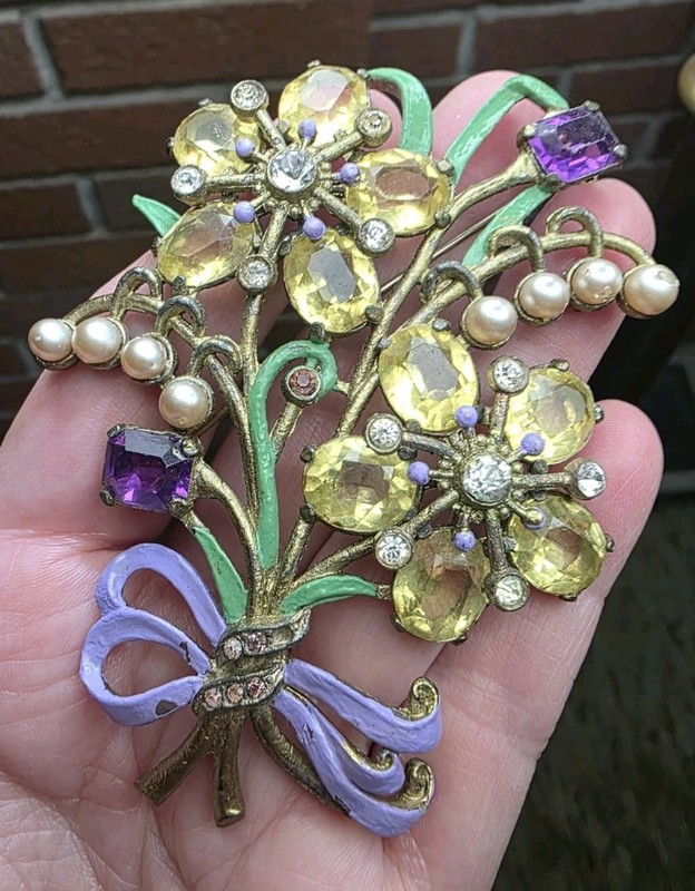 Stunning Art Deco Era Vintage Large pot metal floral brooch