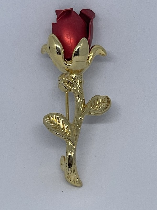 Vintage Red Rose Gold Tone Brooch Romantic Dainty Valentine Rosebud Pin 2” gallery