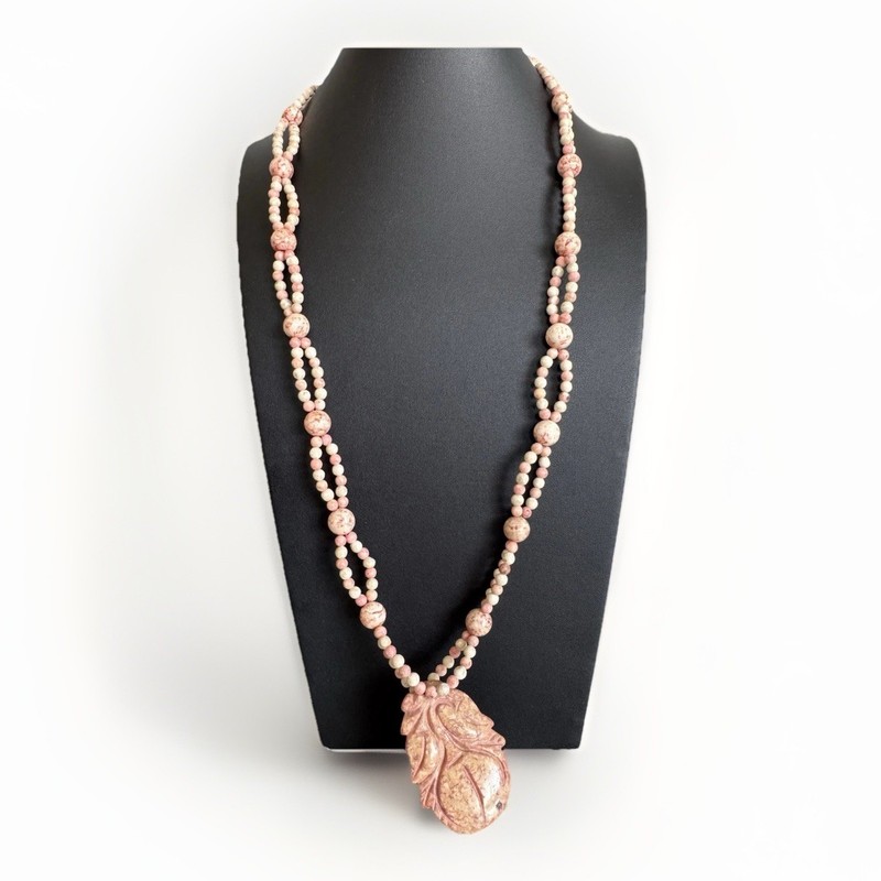 Vintage Jasper Carved Stone Figural Pendant & Continuous Bead Necklace 30″
