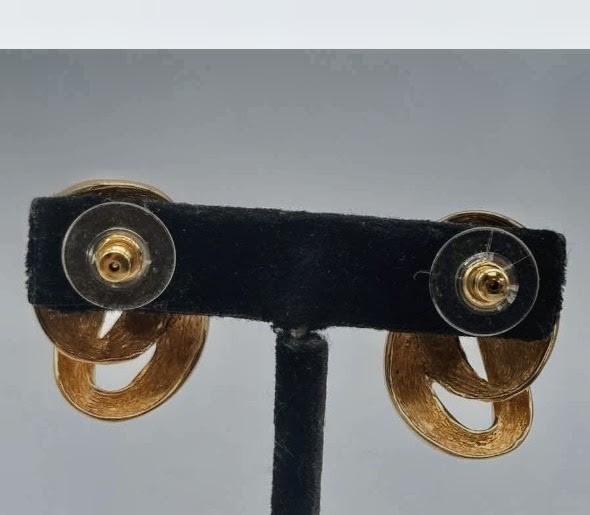Vintage Christian Dior Gold Tone Chaine Link Earings gallery
