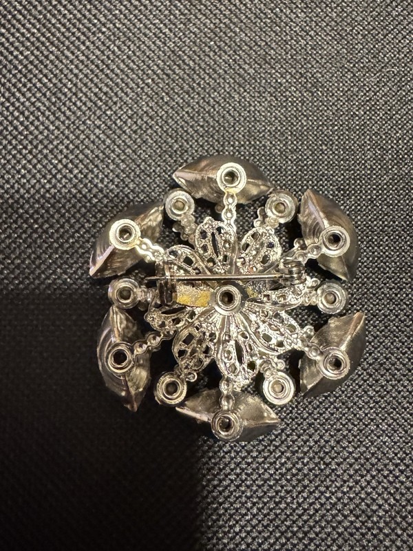 Lot Of Five (5) Rhinestone or Faux Pearl Brooches gallery