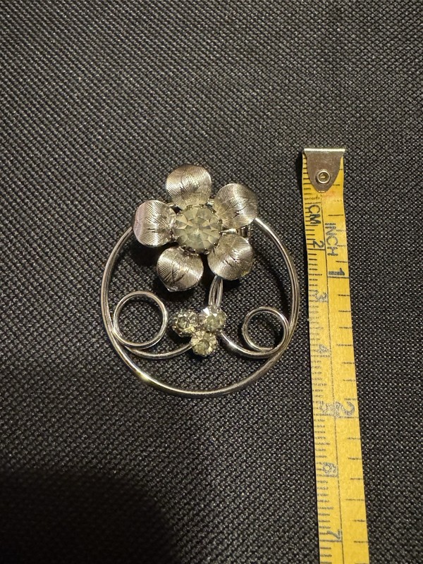 Lot Of Five (5) Rhinestone or Faux Pearl Brooches gallery