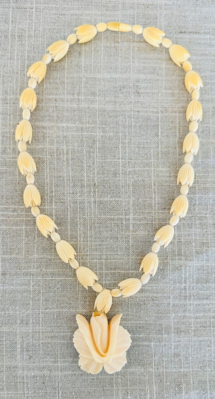 Vintage Carved Celluloid Flower Bead Necklace | Tulip Beads | Large Flower