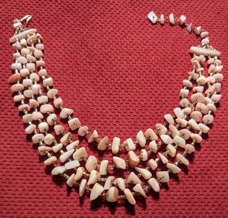 VTG 4 Strands Hand-Made Graduate MoP Nugget Shell Bib/Necklace